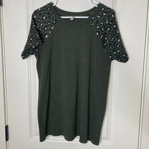 Magic Fit Green Leopard Raglan Sleeve Tee Shirt XL Made in USA Animal Print Top - Picture 1 of 9