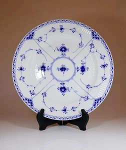 Teller #571 - blau geriffelt - Royal Copenhagen - Halbspitze - 1:. Qualität - Bild 1 von 5