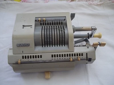 ANCIENNE MACHINE A CALCULER  BRUNSVIGA - Photo 1/4