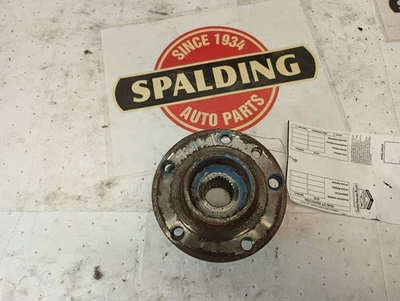 Buje delantero izquierdo del conductor de Dodge Dart 2016 11789294 Foto 1 de 4