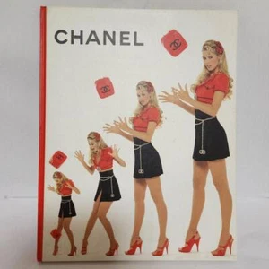 CHANEL Spring Summer collection 1995 Catalog Book Claudia Schiffer Vintage Book - Picture 1 of 20