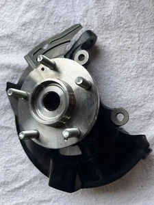 Front Right Knuckle & Wheel Hub Bearing 2014 - 2018 Toyota Corolla Matrix Driver - Picture 1 of 7