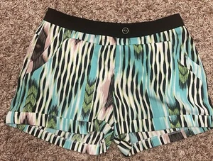 Jennifer Lopez Dress Shorts, Size 6 - Picture 1 of 3