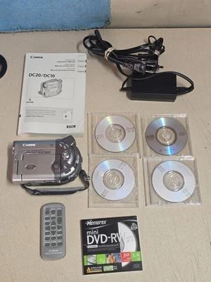 Videocámara DVD Canon DC10 con manual, cable de CA, control remoto, estuche y más *¡PROBADA! Foto 1 de 4