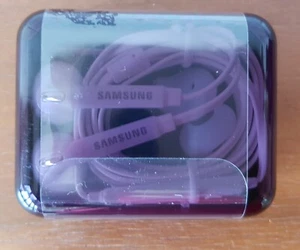 SAMSUNG EO-EG920BW IN-EAR BUDS WITH BUILT-IN MICROPHONE, WHITE. PERSPEX BOX. NEW - Picture 1 of 13