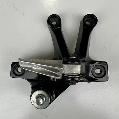 Suzuki DL250 Vstrom 2019 Right Rear Foot Peg and Bracket 43600-21K10 — 第 1/4 张图片