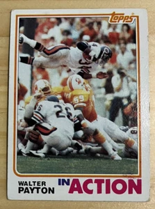 1982 Topps Football #303 Walter Payton en action Chicago Bears NFL HOF - Photo 1/2