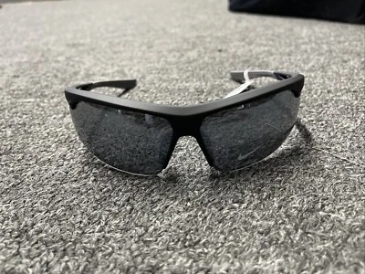 Gafas de sol NIKE NKFV2393 010 NEGRO MATE/PLATEADO FLASH MASCULINO Foto 1 de 4