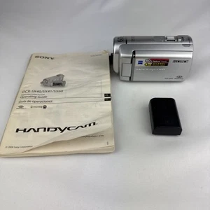 Sony Handycam DCR-SX40 Camcorder - Silver - Battery And Manual Included - Works - Picture 1 of 19