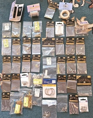 Lote largo de hallazgos de joyas. Lo más nuevo en paquete. Ver fotos Foto 1 de 4