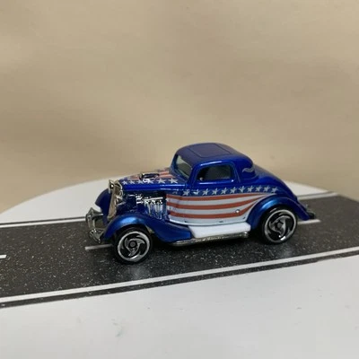 2002 风火轮 Star Spangled 系列 #2/4 '34 福特 3 窗轿跑车蓝色和白色 — 第 1/4 张图片