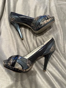 Carlos by Carlos Santana Reptile Heels Women Size 7 Leather Peep Toe - Picture 1 of 3