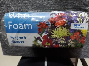 WET FOAM FOR FLOWER ARRANGEMENTS - Picture 1 of 2