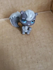 Gray Squirrel 484 Littlest Pet Shop LPS Loose Grey Chipmunk Skunk Animal Forest  - Picture 1 of 5