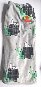 Berkshire Snoopy Peanuts Plaid Doghouse Christmas Tree 50 x 70 Gray Blanket NWT - Picture 1 of 6