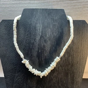 Vintage Genuine white Puka Shell Necklace Surfer Choker Strand 15” barrel clasp - Picture 1 of 5