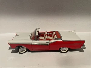 Franklin Mint 1957 Ford Fairlane 500 Skyliner 1:24 Scale Diecast Car Convertible - Picture 1 of 11
