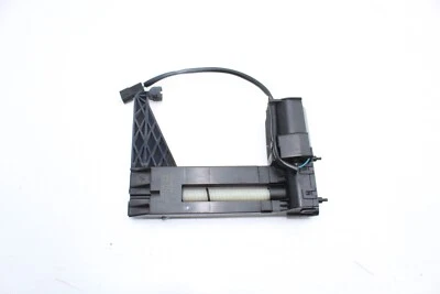 2004-2007 BMW 530I FRONT RIGHT SIDE SEAT HEADREST MOTOR ADJUSTMENT U1384 - Image 1 of 4