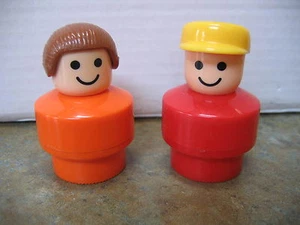 FISHER PRICE 2 GENTE GRUESA DAMA CON VESTIDO NARANJA HOMBRE SOMBRERO AMARILLO CUERPO ROJO - Imagen 1 de 1