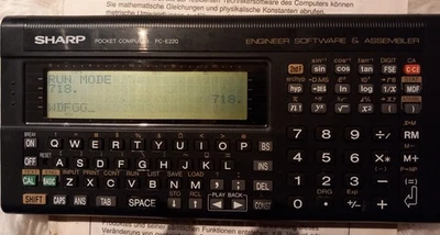 Sharp PC-E220 Rechner Basic-Computer Vintage Taschencomputer Pocket   - Bild 1 von 3