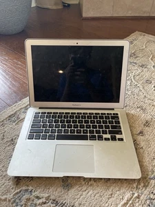 Apple MacBook Air A1466 2013 13" 1.30GHz i5 4GB RAM 120GB SSD macOS 11.7.4 - Afbeelding 1 van 5