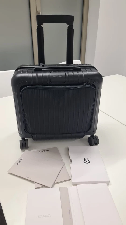 RIMOWA Essential Cabin Compact Koffer mit Laptopfach – Schwarz – NEUWERTIG - Bild 1 von 4
