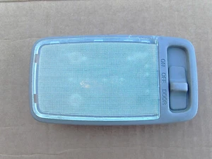 Luz domo Toyota Camry 1992 1993 1994 1995 1996 1997 1998 1999 2000 2001 marrón - Imagen 1 de 5