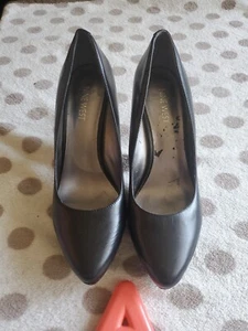 Nine West - Heel Shoes - Size 8M Women's - Color Black - Picture 1 of 8