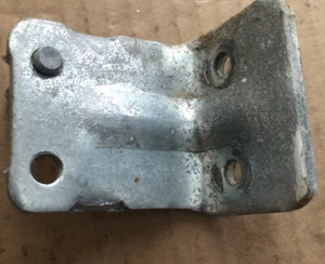 FRIGIDAIRE REF  left & right LOWER BRACKET HINGE Lower Pin 215882300-5303001321 - Picture 1 of 8