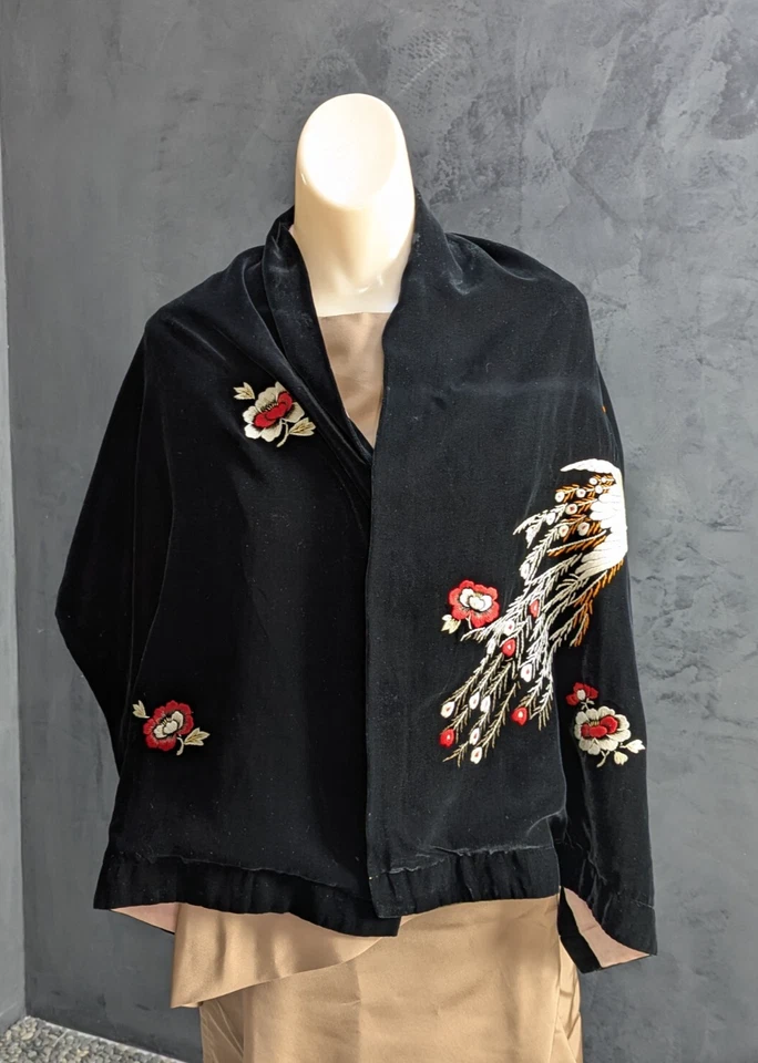 De colección Negro Terciopelo Seda Bordado Pavo Real Chal Estola Envoltura Forro Seda 55" x 18" Foto 1 de 4