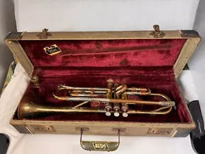 Getzen Super Deluxe Vintage Trumpet And Original Case Burgundy Interior 68879 - Picture 1 of 24