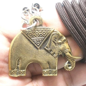 CIONDOLO AMULETO THAI ELEFANTE GUERRA MAGICA RICCO TALISMANO TAILANDESE REGALO GIOCO FORTUNATO - Foto 1 di 6