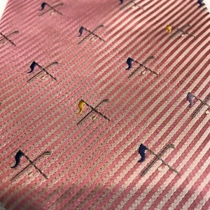 Corbata de golf Tango para hombre tema rosa 100 % seda hecha a mano con palos de golf W 4" L 56" - Imagen 1 de 9