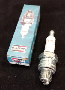 Zündkerze Marine Champion QL82C 931m Clinton W-100 140 250 Evinrude Johnson - Bild 1 von 2
