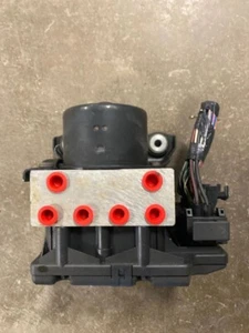 Conjunto de bomba de freno antibloqueo ABS 2001-2002 Toyota Sequoia, control de deslizamiento OEM - Imagen 1 de 6