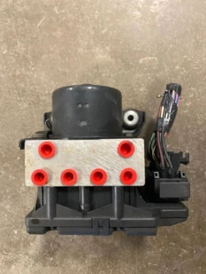 Conjunto de bomba de freno antibloqueo ABS 2001-2002 Toyota Sequoia, control de deslizamiento OEM Foto 1 de 4