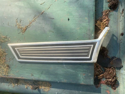 Ford Torino 1972 guardabarros inferior LF carrocería lateral aluminio moldura guardabarros RF Foto 1 de 4