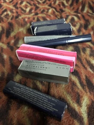 Beyond Color Lipstick Perfect Wear Avon Lot Of 7 Brilliant Moisture - Image 1 of 4