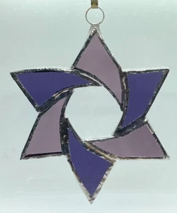 F302 Stained Glass Suncatcher Hanging Hexagonal Swirl Star 15cm Purples - Picture 1 of 2