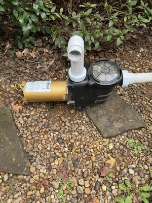 US Extreme Power Pool Pump - Image 1 of 4