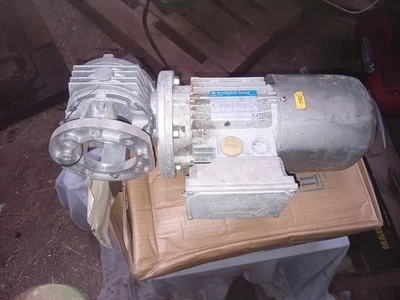 Electric Motor Gearbox 3phase, 0.37kw, Used Condition - Image 1 of 4