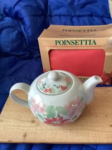 Robinson Design Group Poinsettia 6 Cup Porcelain Teapot in Original Box - Picture 1 of 9