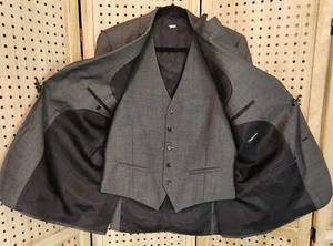 Claiborne Men's Dark Gray Herringbone Wool Suit Jacket And Vest Medium - Picture 1 of 16