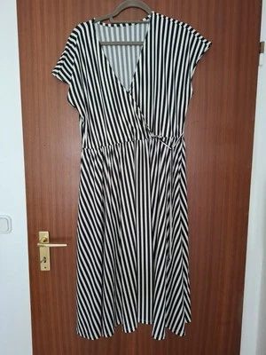 schwarz/weiß gestreiftes Kleid in Größe 40 von C&A im 50er Jahrestil - Bild 1 von 3