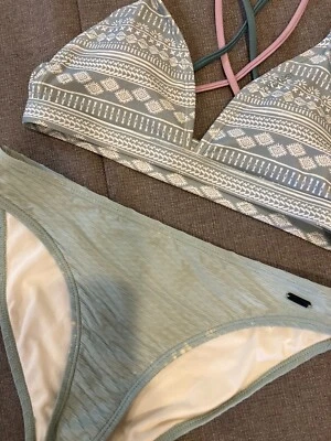 •●✿⊱Ƹ̵̡Ӝ̵̨̄Ʒ Protest ✿ Bikini Badeanzug ✿ 164 ✿ Pastellgrün  Ƹ̵̡Ӝ̵̨̄Ʒ⊰✿●• - Bild 1 von 4