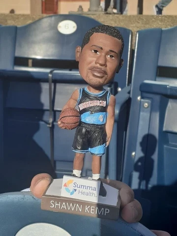 AKRON RUBBERDUCKS SHAWN KEMP SGA BOBBLEHEAD NBA CLEVELAND CAVALIERS Cover