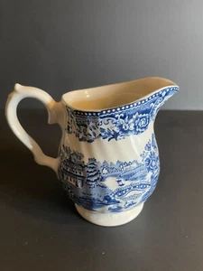 Vintage Churchill Blue Willow Creamer Made in Staffordshire England - Picture 1 of 6