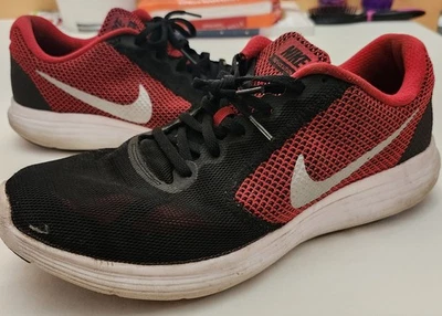 Herren Nike Revolution 3 Laufschuhe Sportschuhe Rot/Schwarz/Weiß Größe11,5 - Bild 1 von 4