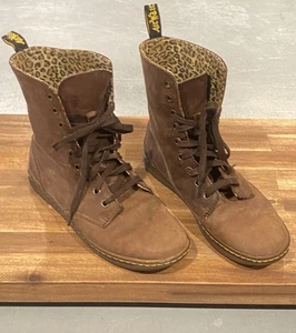 Botas con cordones DR. MARTENS Stratford para mujer talla 7 marrón cuero envejecido EE. UU. - Imagen 1 de 20
