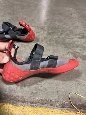 5.10 Five Ten Gray Red Rock Climbing Bouldering Shoes Mens 7.5 Womens 9.5 779001 - Image 1 of 4